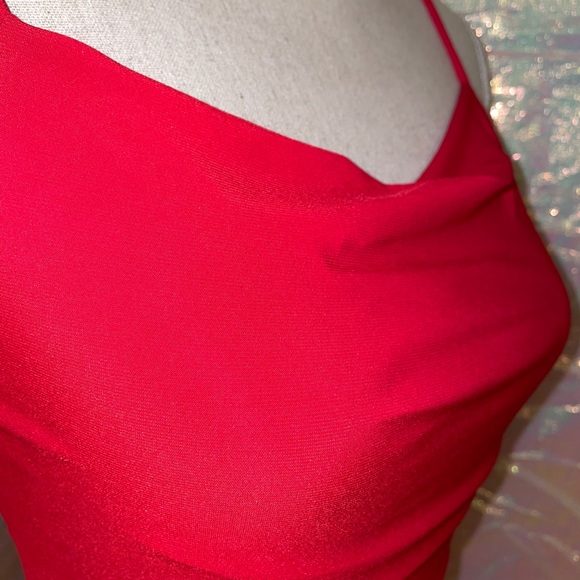 SUPER CUTE RED TOP - Picture 3 of 3